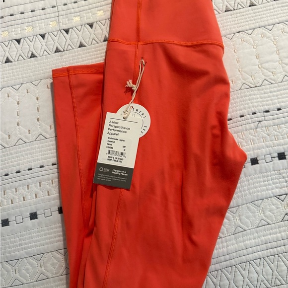 Vuori Grapefruit Studio Pocket Leggings - Picture 5 of 6